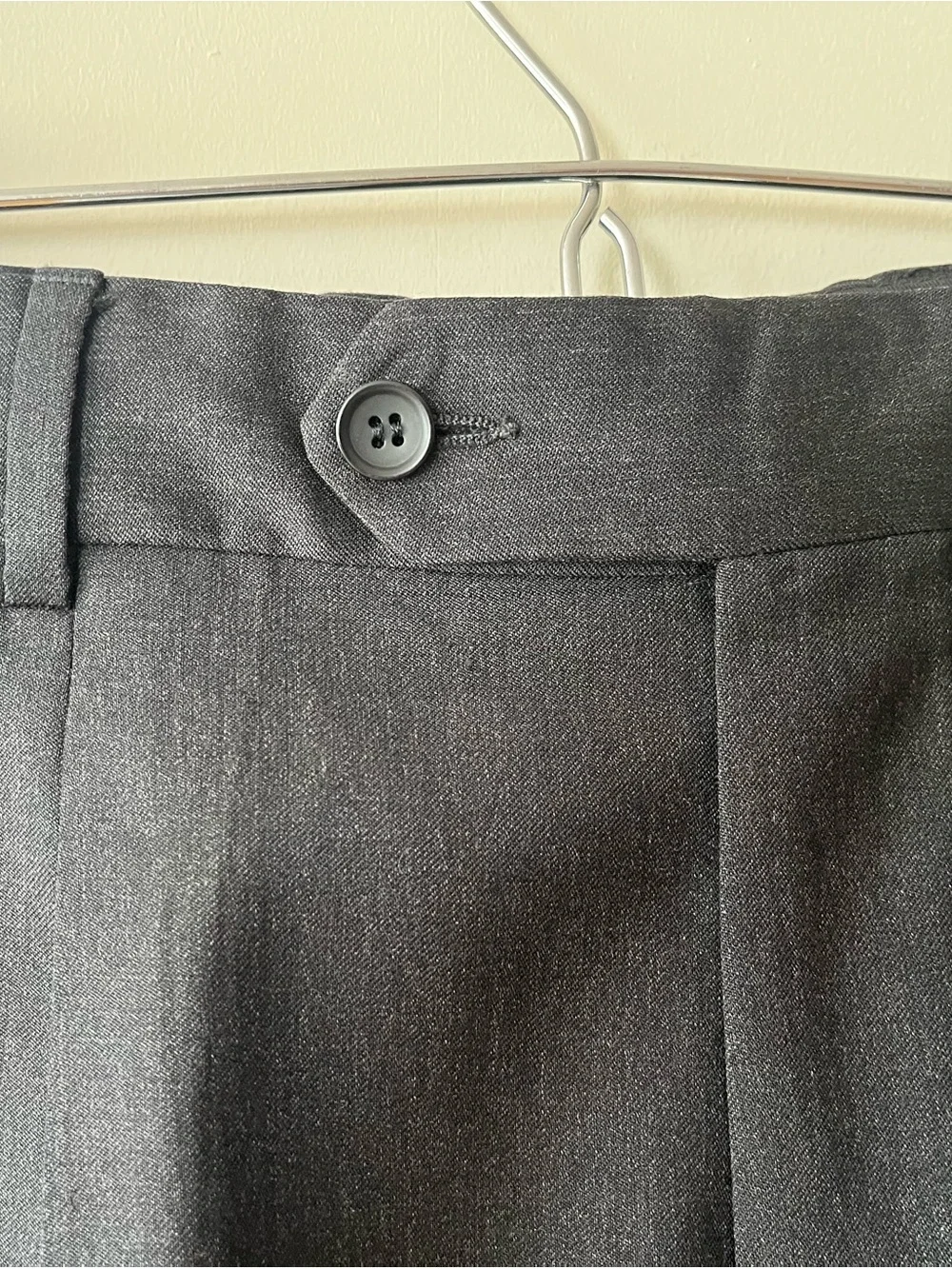 Hugo Boss Men's Two Piece Charcoal Gray Suit 36R W31 L30 Super 100 Wool Classic